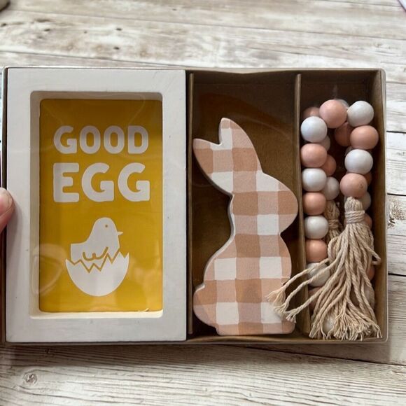 Spring Decor Tiered Tray 3 Pieces Good Egg Sign Rabbit Wood Bead Garland Easter - Picture 1 of 10